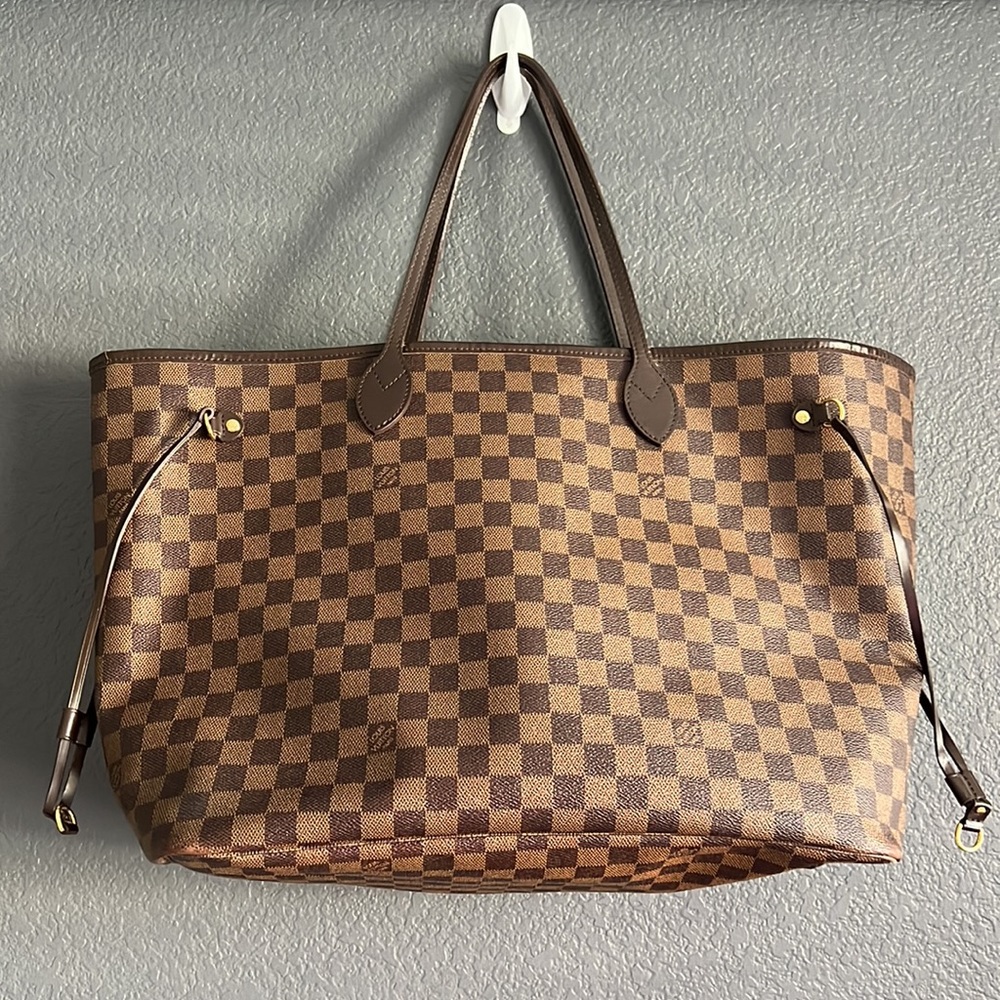 Louis Vuitton Damier Ebene Neverfull Tote Bag GM